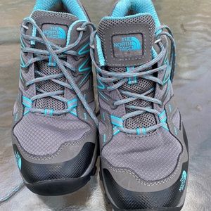 North face ankle boots/ hiking shoes 9.5